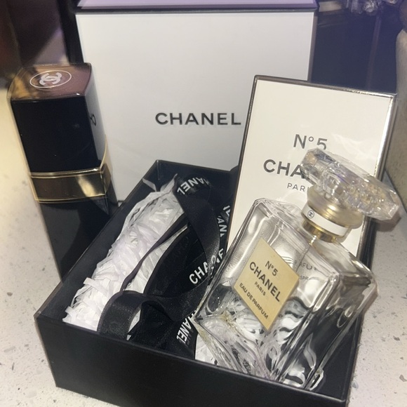 Chanel No 5 RARE REFILLABLE ATOMIZER,PLUS,Spray bottle,Ribbon, 2 BOXES,& ONE BAG - Picture 5 of 12